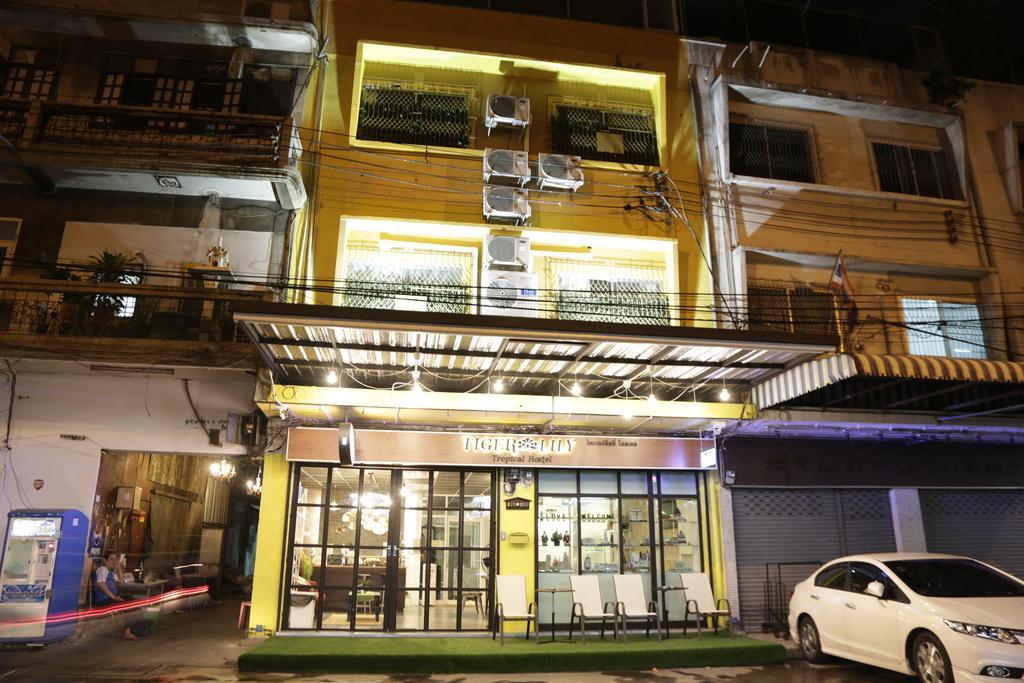 Tiger Lily Hostel Бангкок Экстерьер фото