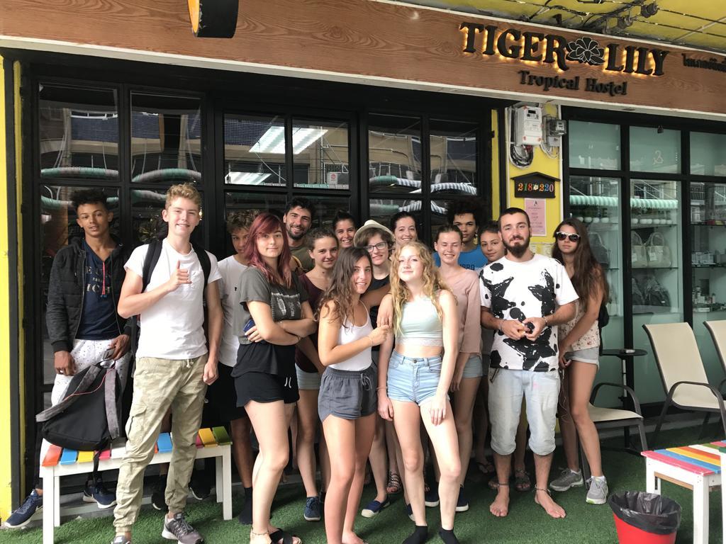 Tiger Lily Hostel Бангкок Экстерьер фото